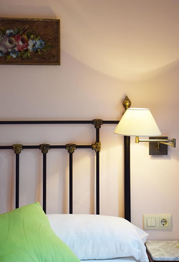 Hotel Hontoria Kültér fotó